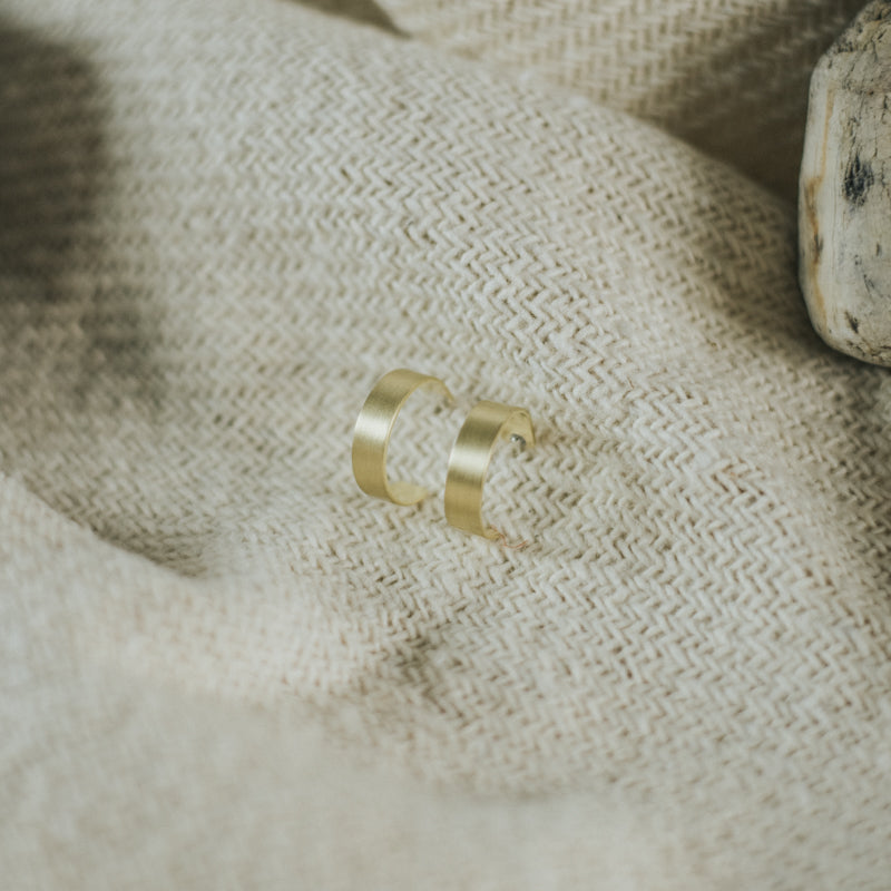Commonform: Cigar Band Slim Hoops